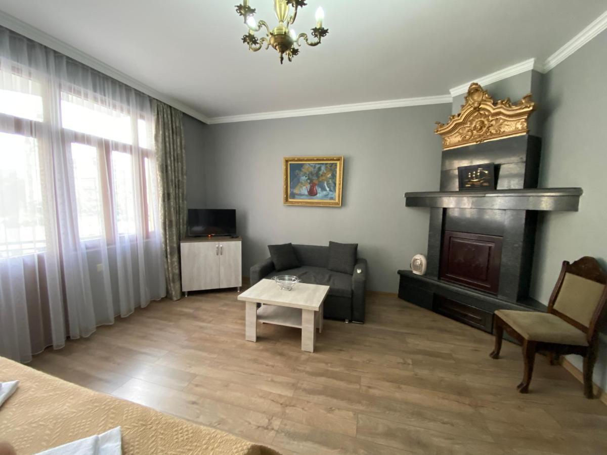 Cozy Studio On Europe Square Batumi Eksteriør bilde