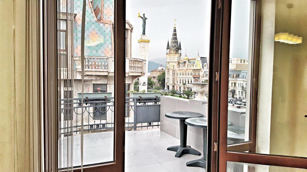 Cozy Studio On Europe Square Batumi Eksteriør bilde